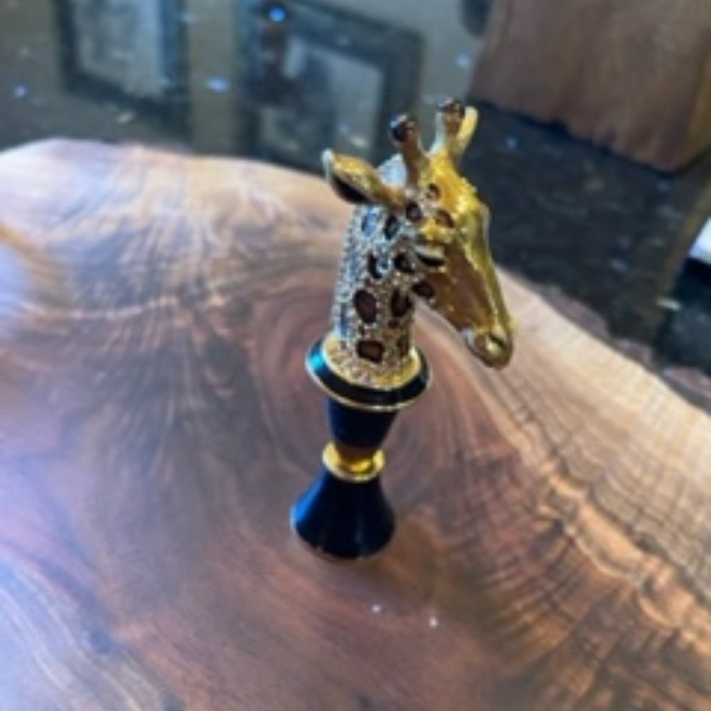 Jay Strongwater Giraffe Wine Stopper Swarovski Crystals
